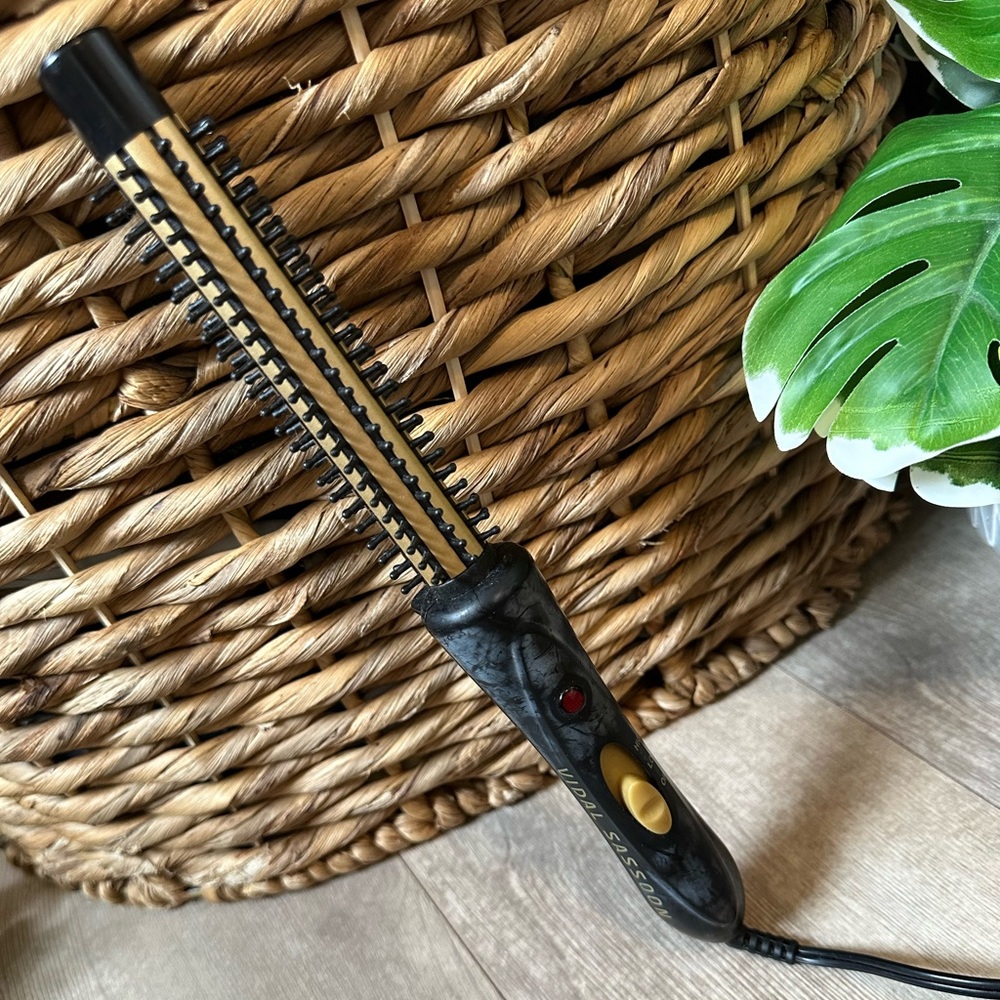 Vintage Vidal Sassoon Professional Iron Brush Works Perfect Hair Styling Tool